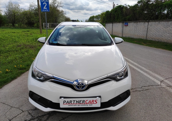 Toyota Auris cena 72000 przebieg: 95000, rok produkcji 2018 z Brzesko małe 254